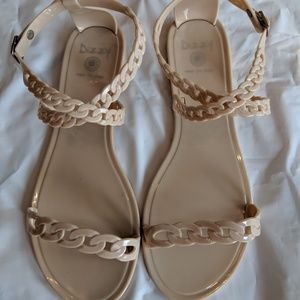 Dizzy sandals